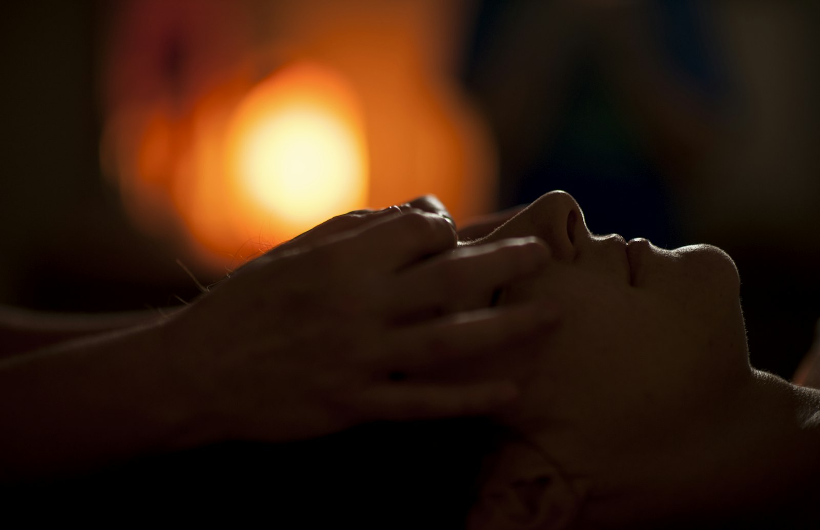 Facial lifting and head massage